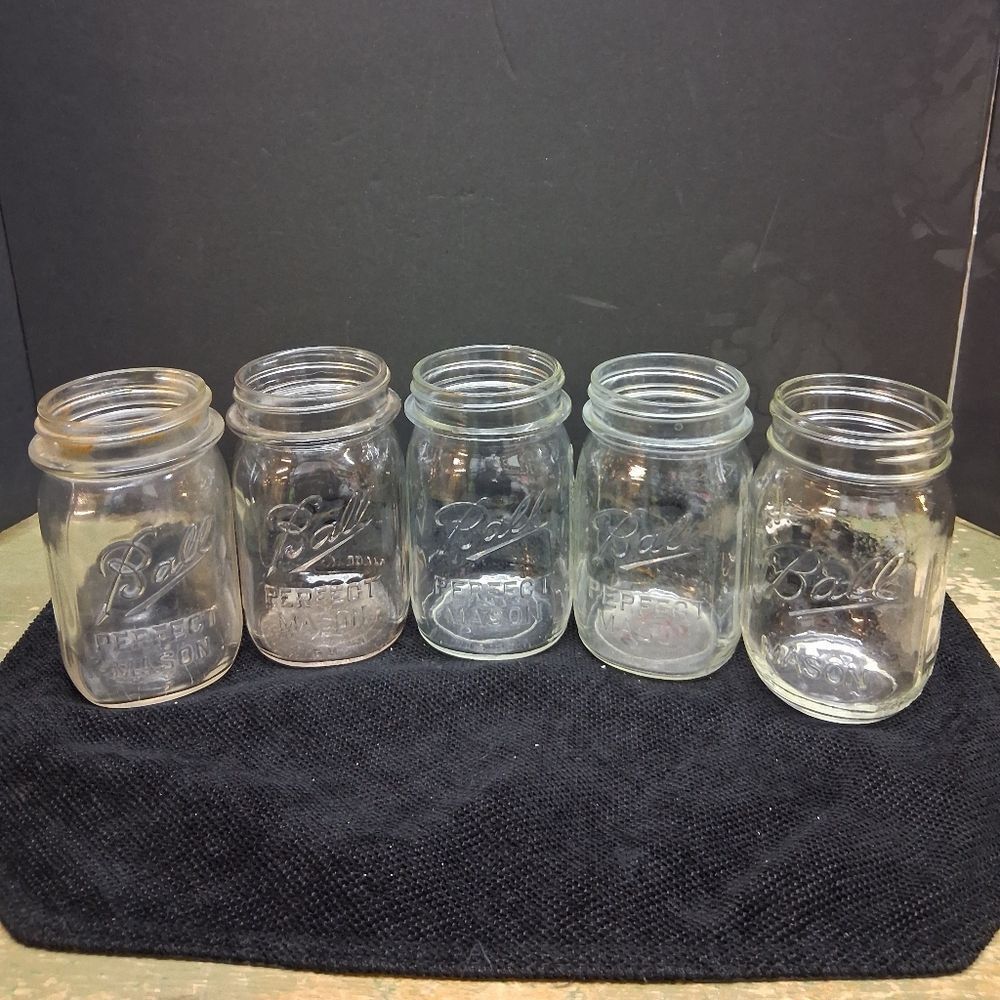 Ball Perfect Mason Vintage  1933-1962 Lot Of 5 Clear Pint Jars